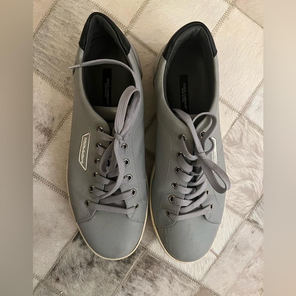 Dolce Gabbana Men’s grey leather sneakers EU size 42 (US 9) , lightly worn